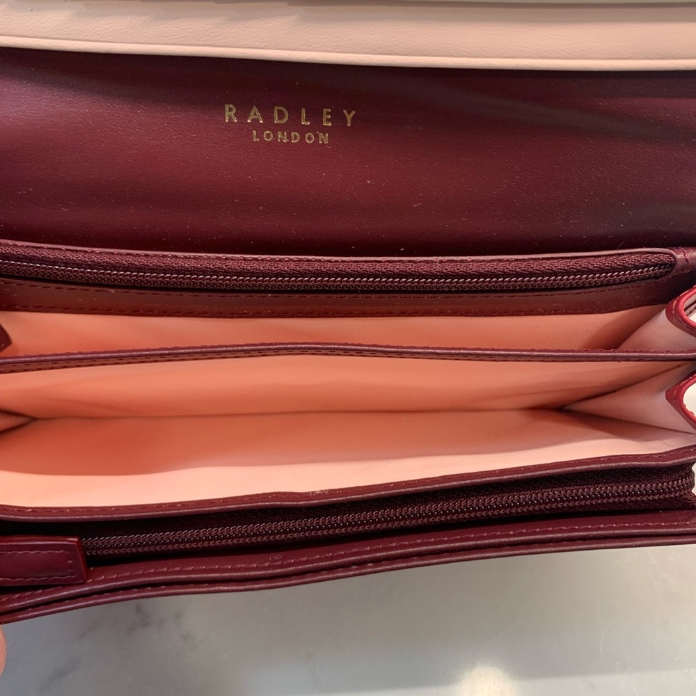 NEW Radley London Red Wallet with Dog Autumn Leaf Motif - Picture 5 of 7